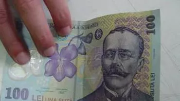 Polițistul din Slatina prins cu bani falși intenționa să cumpere țigări și alcool pentru un medic