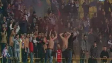 Incidente la meciul FC Vaslui – Oțelul Galați: Partida a fost întreruptă timp de trei minute după ce gălățenii au aruncat cu petarde pe teren