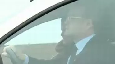 Emil Boc, la volanul unui Duster la inaugurarea Autostrăzii de Vest: „Da, se poate!”