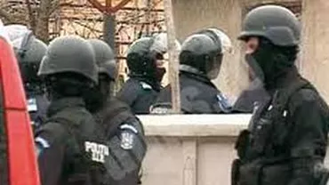 Descinderi în mai multe județe din Transilvania și Banat: Peste 100 de persoane sunt cercetate pentru contrabandă