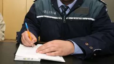 Uluitor: Un polițist îi arată semne obscene unui cetățean care îi cere să se legitimeze (VIDEO)