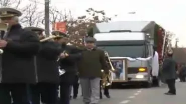 Traficul din Timișoara, blocat de alaiul funerar al unui membru al comunității rrome (VIDEO)