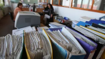 Directorul adjunct al DGFP Timiş, Gabriela Ionescu, şi concubinul său, reţinuţi de DNA pentru trafic de influență