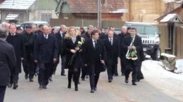 Ioan Boc, condus pe ultimul drum: Traian Băsescu şi mai mulţi oficiali, prezenţi la funeralii. Slujba, oficiată de Mitropolitul Andrei Andreicuţ