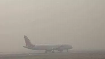 Traficul aerian, perturbat din cauza ceţii: Trei aterizări de urgenţă pe Aeroportul Băneasa