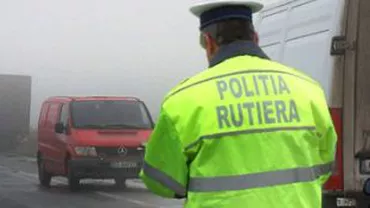 Călărași: Un bărbat a murit după ce un copac rupt de vânt s-a prăbușit peste mașina pe care o conducea