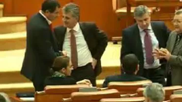 Liderii USL vor să denunţe Guvernul în Parlamentul European. Premierul solicită încetarea demersului de a cere blocarea fondurilor europene