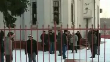 Giurgiu: Protest în fața bisericii din Călugăreni față de schimbarea preotului din comună
