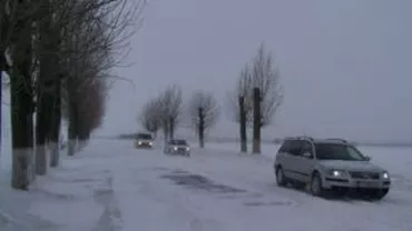 Două drumuri naţionale şi opt tronsoane judeţene, în continuare închise la Buzău