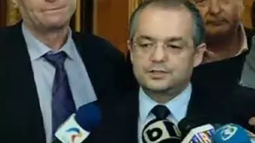 Emil Boc îi răspunde Danielei Andreescu: Am luat o decizie corectă. Primul ministru poate demite orice demnitar numit prin decizie