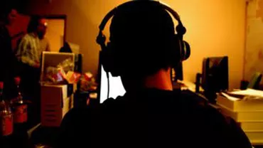 Hackerul român care a spart serverul Pentagonului a fost arestat preventiv