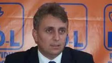 Deputatul PDL Lucian Bode şi liderul PDL Câmpia Turzii, Cristian Haiduc, printre posibilii înlocuitori ai Andreei Paul Vass la Economie