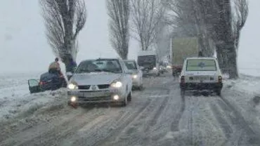 A2 București-Fetești și alte zeci de drumuri naționale sunt în continuare închise. Vezi cum se circulă în țară