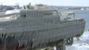 Furtuna a făcut ravagii la Constanța: Ambarcațiuni avariate, balustrade smulse și pontoane dezmembrate (VIDEO)