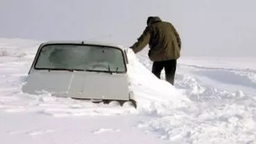 CNADNR: 13 drumuri naționale sunt închise, iar 160 de trenuri au fost anulate