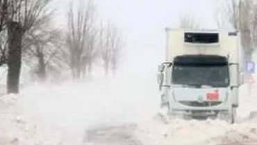 Două drumuri naționale blocate și alte 10 cu restricții. Vezi cum se circulă în țară