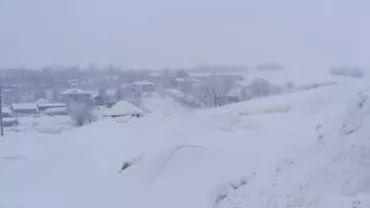 Ministerul de Interne: 13 județe sunt afectate de căderile de zăpadă, iar 32 de drumuri județene sunt blocate