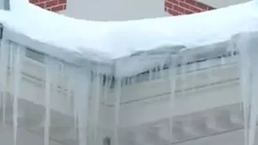 Bârlad: Un bărbat a murit după ce a fost lovit în cap de un țurțure