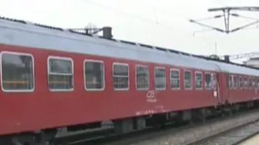 Vagonul trenului de pe ruta Oradea-Arad care a deraiat a fost repus pe șine. Trenurile oprite în gări și-au reluat circulația