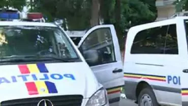 Focuri de armă în Capitală: Trei persoane au fost prinse în flagrant în timp ce furau dintr-o farmacie