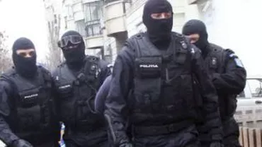 Percheziţii la locuinţele membrilor clanului Duduianu din Capitală. Sunt vizate patru persoane suspectate de înșelăciune