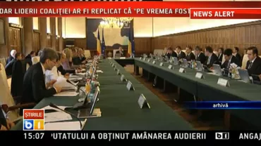 Vaticanul a aprins luminile în bradul de Crăciun: Peste 2.500 de globuri împodobesc pomul înalt de 25 de metri! (VIDEO)