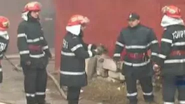 Incendiu la o hală dezafectată din Copșa Mică: 2.000 de metri pătrați au fost mistuiți de flăcări