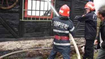Incendiu în Sighetu Marmaţiei: O casă a luat foc din cauza unui coş de fum deteriorat