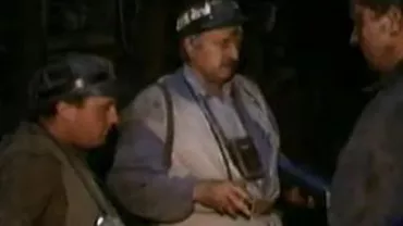 Minerii din Valea Jiului protestează din nou: Aproximativ 500 de ortaci își cer drepturile în fața CNH Petroșani