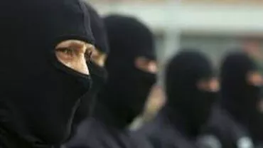 Percheziții în București: Poliția vizează două grupări infracționale suspectate de evaziune fiscală și acte de violență