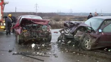 Suceava: Trei polițiști, grav răniți în urma unui accident rutier
