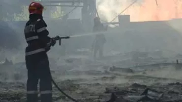 Incendiu de proporții la clubul sportiv Floreasca din Capitală: Pompierii au intervenit cu 16 autospeciale
