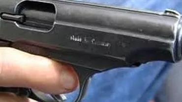 Focuri de armă în Brașov: Trei suspecți de jafuri, urmăriți și somați de polițiști
