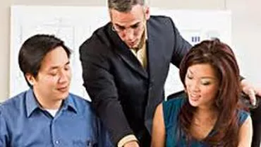 Prime de Paște de sute de euro pentru bugetari: Companiile de stat cu datorii la buget acordă bonusuri angajaților