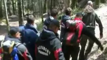Patru turişti bucureșteni, în siguranță după ce s-au rătăcit în Munţii Piatra Craiului
