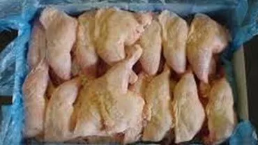 Carne de pui stricată, livrată Spitalului Judeţean Suceava drept carne proaspătă congelată