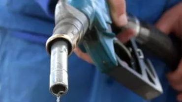 Rompetrol scumpește carburanții, pentru a cincea oară în 2012