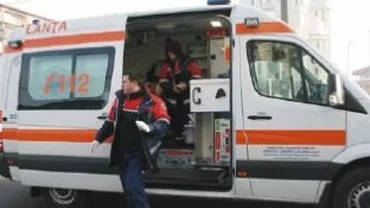 Călărași: Două persoane au murit, după ce mașina în care se aflau s-a izbit de un pom