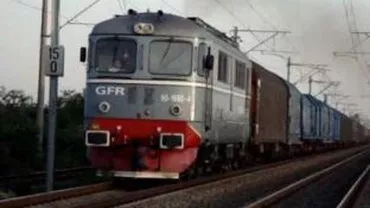 Bacău: Un bărbat a scăpat nevătămat după ce s-a aruncat în fața unui tren