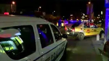 Accident în lanț în Capitală: Un șofer a intrat cu mașina în trei taxiuri staționate, lovind un alt autoturism parcat