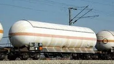 Două vagoane pline cu motorină s-au răsturnat în apropiere de Timișoara