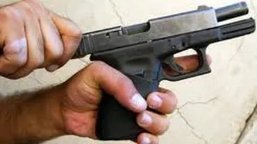 Trei persoane, împușcate cu un pistol cu bile, în cartierul Ferentari din Capitală. Atacatorii au fost prinși