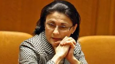 Ecaterina Andronescu, întrebată dacă e dispusă să preia funcţia de ministru al Educaţiei: „Râdeţi de mine?”