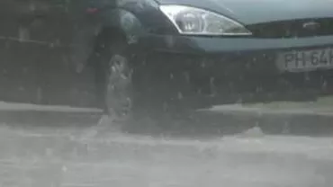 Ploi torențiale și grindină în stațiunile de pe Valea Prahovei (VIDEO)