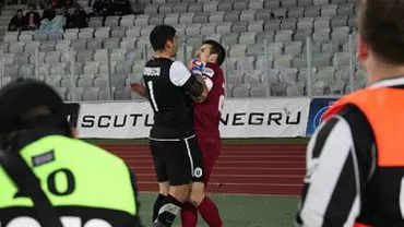 Război în toată regula în derby-ul Clujului: Bornescu l-a călcat în picioare pe Cadu. Arbitrul a decis suspendarea partidei (IMAGINI ȘOCANTE)