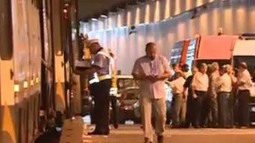 RATB: Impactul tramvaielor din pasajul Lujerului nu a putut fi evitat. Călătorii, preluați de o linie de autobuze