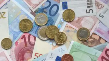 Cursul valutar, la un nou maxim istoric: Moneda europeană, cotată la 4,4373
