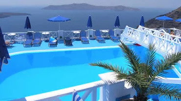 Germanii își anulează vacanțele în Grecia. Românii nu se lasă impresionați de criză și cumpără în continuare bilete