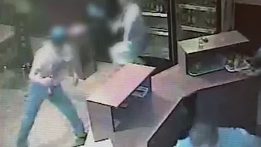 Brașov: Patru bărbați, cercetați de polițiști pentru agresarea clienților unui bar