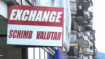 Încă un maxim istoric: Euro a depășit pragul de 4,46 lei. Moneda națională s-a depreciat și față de dolar și francul elvețian